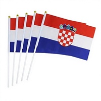 Drapeau croate personnalisé anti-plis imprimé numériquement 14*21cm en polyester, drapeau rectangulaire à main avec mât en plastique pour match de football et loisirs