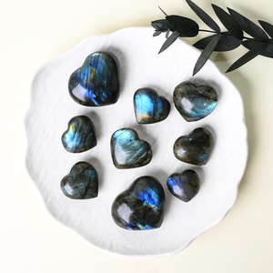 Piedra de Labradorita Pulida en Forma de Corazón, Cristal con Destello Azul, para Sanación, Venta al Por Mayor - Product Image 2