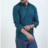Chemise décontractée pour homme coupe oversize avec épaules tombantes et manches longues pour un style streetwear contemporain et un look superposé