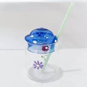 Verre à boire en verre soufflé à la main Jingyi, style nordique, bleu <span class=keywords><strong>royal</strong></span>, avec couvercle à pois floraux violets |   Paille réutilisable résistante à la chaleur sans BPA - Product Image 1