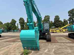 Mini-excavatrice Kobelco Sk260 d'occasion en bon état, prix bas, modèle 2024 avec boîte de vitesses, pompe et moteur à vendre - Product Image 2