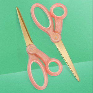 Ciseaux à papier Yangjiang, rose pailleté, tête droite, taille standard, pour usage domestique et de bureau - Product Image 1