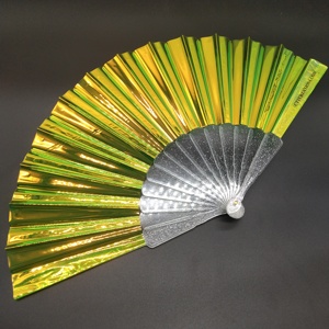 Abanico de Mano Plegable Iridiscente para Festivales, de PVC Brillante Color Rosa Champán, con Diseño Fluido y Fantasía - Product Image 5