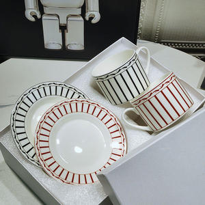 Ensemble de salle à manger de luxe européen rouge, best-seller, tasse et soucoupe en céramique - Product Image 6
