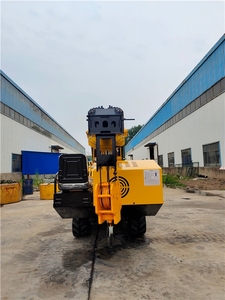 Grue sur chenilles de 5 tonnes avec pattes d'araignée stables et flèche télescopique pour le levage haute performance d'objets lourds, grue araignée - Product Image 5