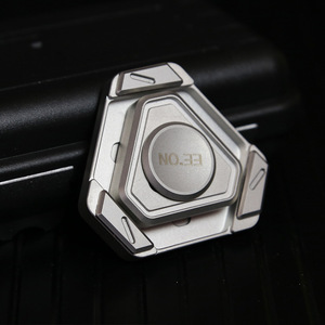 Spinner Antiestrés de Acero Inoxidable en Forma de Corazón, Juguete de Descompresión para Adultos y Niños, Juguete Giratorio de Metal - Product Image 4