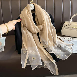 ファンシーな新しい蝶の刺Embroideryシルクブレンドスカーフショール女性無地光沢のあるシルクの感触のスカーフはパールビーズヒジャーブで盗んだ - Product Image 2