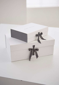 Wholesale Custom Luxury Foldable Magnetic Closure Gift Boxes White Magnet Flap Clothing Paper <b>Box</b> Cardboard Matt Lamination - Product Image 3