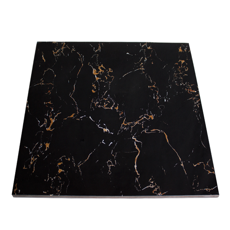 Глазурованная фарфоровая плитка для пола с черным золотым цветком 600x600