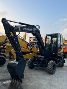 Mini-excavatrice hydraulique sur roues Hyundai Corée d'occasion, 6 tonnes, modèle 2020, moteur certifié CE - Product Image 1