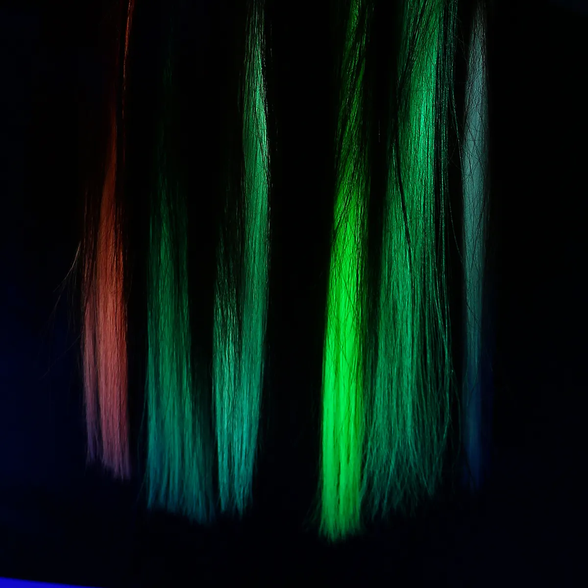 त्योहार यूवी प्रकाश रंग दीपक रंग सिंथेटिक क्लिप में बाल एक्सटेंशन