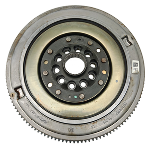 Boîte de vitesses d'occasion 7DCT330 avec <span class=keywords><strong>volant</strong></span> bimasse 5511694557 pour Geely Starray L 1.5T 2023 et Galaxy L6 L7 1.5T 2023 - Product Image 1