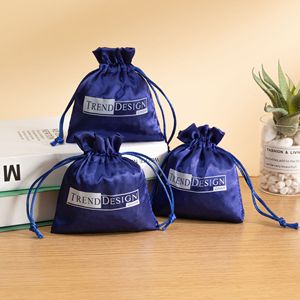 Pochette en tissu satiné avec cordon de serrage, logo personnalisé, sac de rangement pour cosmétiques et bijoux, emballage cadeau pour les fêtes - Product Image 2