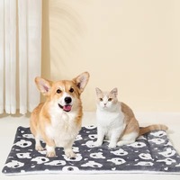 Lit pour chien et chat chaud et tendance pour l'hiver avec mousse à mémoire de forme, polaire corail et housse amovible imprimée en laine, portable et lavable pour la maison et les voyages