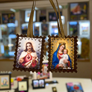 Collier scapulaires catholiques <span class=keywords><strong>coeur</strong></span> effrayé de jésus vierge marie tissu polyester marron fait à la main scapulaires catholiques cadeaux - Product Image 2