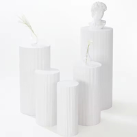 Piédestal de gâteau de fleur en métal de mariage piédestal rond texturé blanc décoration de fête de mariage piédestal de cylindre ensemble