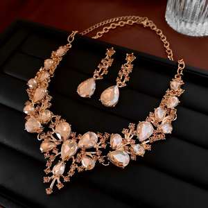 עגילי שרשרת תליון יוקרתי בהשראת טבעת אבני חן לבן תכשיטים לנשים כלות - Product Image 1