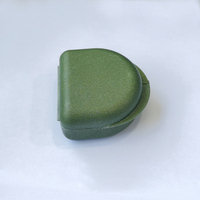 En gros, Boîte de rangement dentaire à clapet pour protège-dents, gouttières de rétention et gouttières de nuit, portable pour le voyage, couleur personnalisée