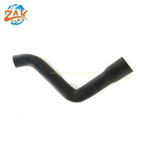 Tubo superiore del radiatore per <span class=keywords><strong>Sumitomo</strong></span> <span class=keywords><strong>SH130</strong></span>-<span class=keywords><strong>5</strong></span>/120-<span class=keywords><strong>5</strong></span> escavatori KNH10210 parti macchine edili - Product Image 1