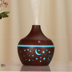 Humidificador con Diseño de Estrella y Luna, 300 ml, Mini Difusor de Aroma con Luz LED, para Uso Doméstico, Alimentado por USB - Product Image 1