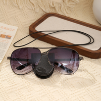 Porte-lunettes magnétique personnalisé tendance avec logo, étui portable pour lunettes, collier avec cordon pour lunettes de soleil