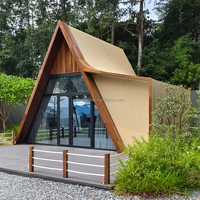 Tente de safari en forme de triangle imperméable pour le glamping en plein air avec paroi en verre
