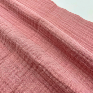 Оптовая продажа, изготовленная на заказ двухслойная 100% хлопчатобумажная марля со складками, креп, однотонная муслиновая ткань для детской одежды - Product Image 3