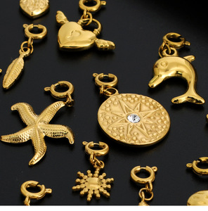 Dijes de Acero Inoxidable con Baño de Oro PVD de 18K con Diseño de Vida Marina |   Colgantes con temática de delfines, ballenas, caballitos de mar, estrellas de mar, conchas marinas y elementos marinos - Product Image 5
