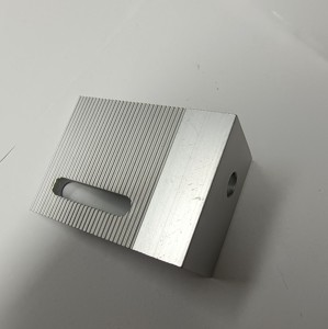 Diseño personalizado de estructura de panel de acero galvanizado PV sistema de montaje de metal para techo solar L Pie de montaje - Product Image 6