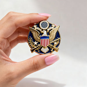 Insignias Metálicas al por Mayor para Gorras, Pines de Solapa de Esmalte Duro Personalizados con Tarjeta de Respaldo, Fabricantes de Pines de Esmalte Suave Chapados en Oro - Product Image 6