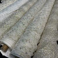 Tissu Jacquard en Soie Métallique, Motif Serpent, Jacquard en Soie avec Couleur Or et Argent de Lurex