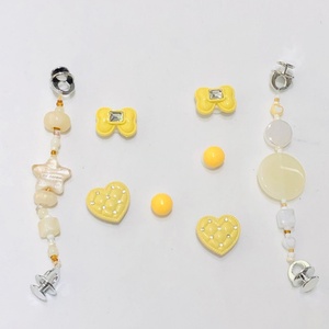 Accesorios Decorativos para Zapatos de Mujer, Cadena Amarilla con Lazo de Corazón, Adornos para Zapatos <span class=keywords><strong>Crocs</strong></span> - Product Image 2