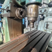 Vente chaude usine : Fraiseuse verticale manuelle d'occasion Beijing X8130B, 85% neuve, de type à genou, moyenne capacité, broche MT4, garantie 1 an