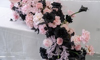 NINI Chemin de table floral artificiel rose et noir romantique, cascade de fleurs pour décoration de scène de mariage et de fête