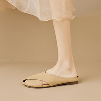 Mules pour femmes en cuir véritable à bout ouvert, à brides croisées, à enfiler, à semelle plate et souple, chaussures d'été d'extérieur