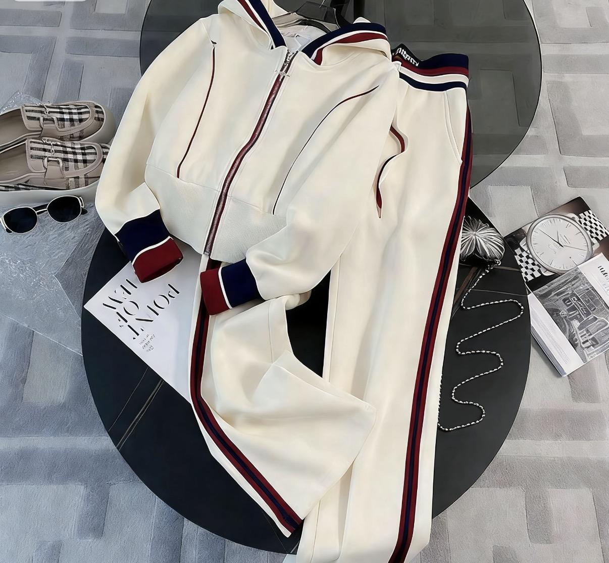 Apricot Add logo starting from 100 pieces