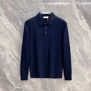 Pull en laine 100% pour homme, col rond, gris vintage, classique, chaud, coupe ajustée, rayé, de la marque Ber Luxury. - Product Image 3