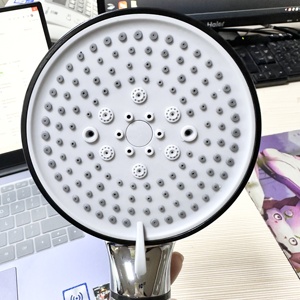 Filtre de <span class=keywords><strong>douche</strong></span> d'usine Adsorption <span class=keywords><strong>multicouche</strong></span> Pierre minérale Filtre de pommeau de <span class=keywords><strong>douche</strong></span> Filtre de <span class=keywords><strong>douche</strong></span> multifonctionnel avec boule minérale - Product Image 3