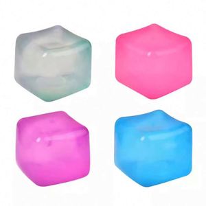 Juguete Sensorial Antiestrés en Forma de Cubo de Hielo Luminoso, Blando y Cuadrado - Product Image 3
