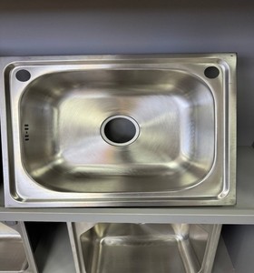 Évier de cuisine professionnel en acier inoxydable robuste pour restaurant, avec deux bacs rectangulaires et un trou, design moderne - Product Image 3