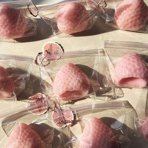 Hot Selling Unisex Soft Silicone Relief <b>Ball</b> Snow Covered Strawberry <b>Squeeze</b> Fidget Sensory Pinch Toy for Kids 5 7 Years - Product Image 3