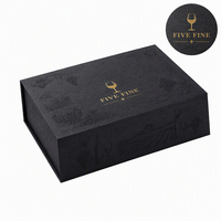 Boîte cadeau rigide en carton noir haut de gamme pour vin avec 1 bouteille et 2 verres, gaufrage, laminage mat, revêtement UV