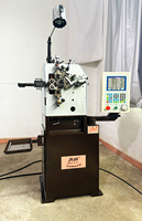 Machine de formage automatique de ressorts CNC à haute précision 2 axes 0,05-1 mm pour dispositifs médicaux 380 V Garantie 1 an