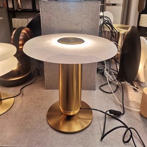 Lampe de Table moderne et minimaliste en laiton, lampe de bureau LED pour chambre à coucher, luminaire décoratif nordique, Base d'ampoule E27 - Product Image 4