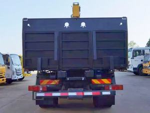 Camion de dépannage à plateau plat Howo 5-6 tonnes avec grue pour le sauvetage d'urgence, camion de dépannage 4x2 avec grue hydraulique, camion de dépannage à plateau plat - Product Image 4