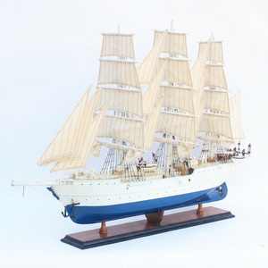 Modèle de voilier à trois mâts en bois fait main - Maquette de bateau à voile à l'échelle pour décoration de bureau, Christian Radich - Product Image 1