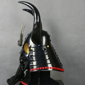 Casco de guerrero japonés estilo cuerno de vaca, samurái negro Kabuto, accesorio de cine de hierro, pieza coleccionable para exhibición, estilo antiguo tradicional - Product Image 3