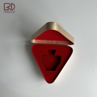 ROGOOD Boîte de parfum triangulaire en papier spécial champagne or Emballage triangulaire unique élégant pour cadeau parfum parfum P2129