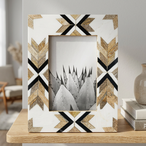 Marco de fotos rectangular de madera, diseño vertical ornamentado, decoración de mesa, decoración del hogar, marco de fotos personalizado, decoración de pared - Product Image 1