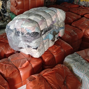 Ballots de vêtements d'occasion américains à prix abordable – Vêtements usagés de haute qualité – Ballots Ukay-Ukay américains - Product Image 1